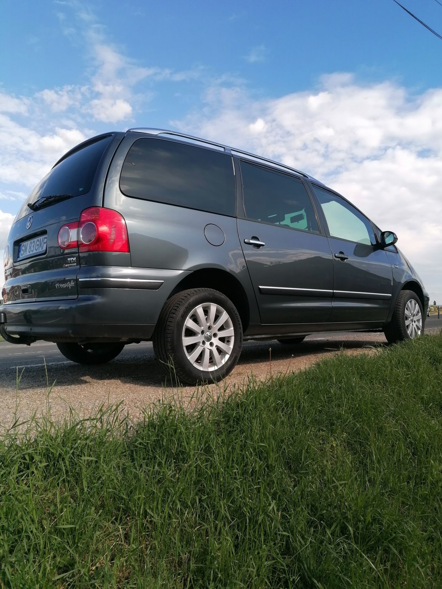 Vând vw sharan 1.9 tdi