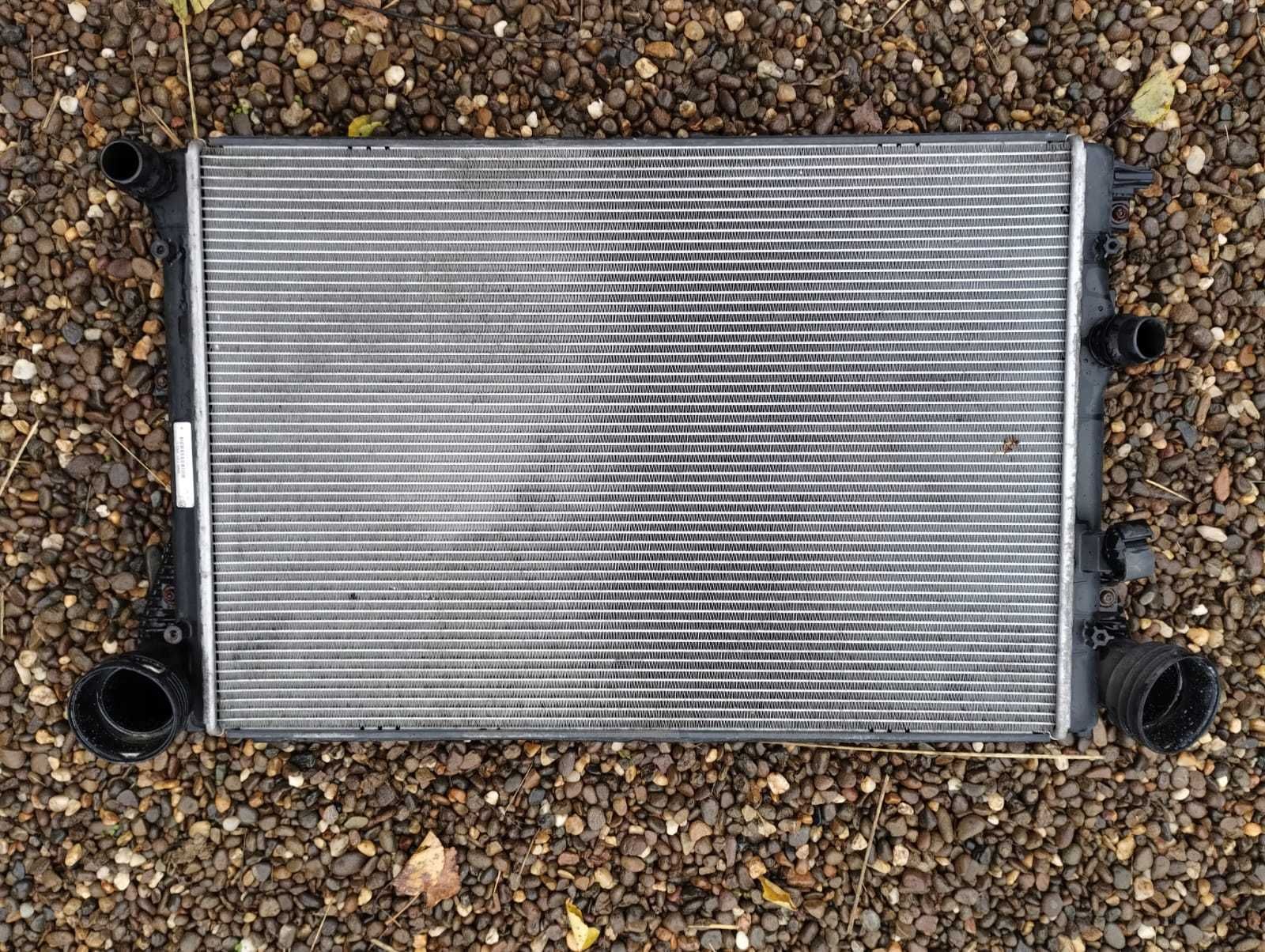 Radiator Intercooler Si Radiator Apa Volkswagen Tiguan 2.0 TSI 2014