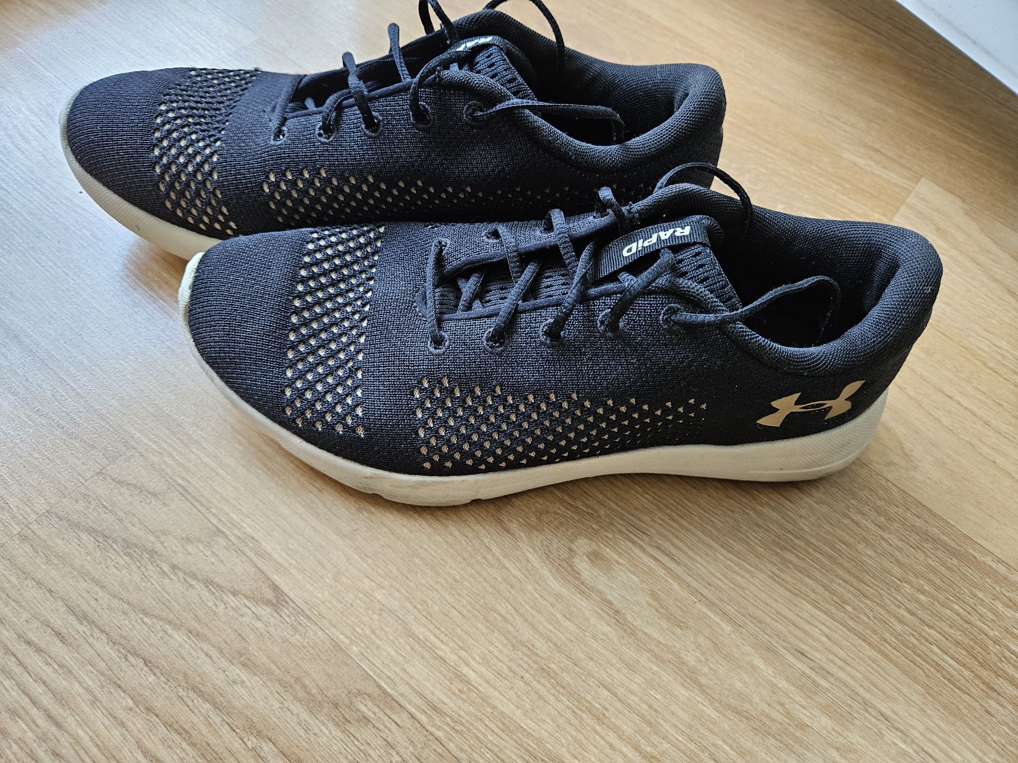 Adidasi under armour mas 39