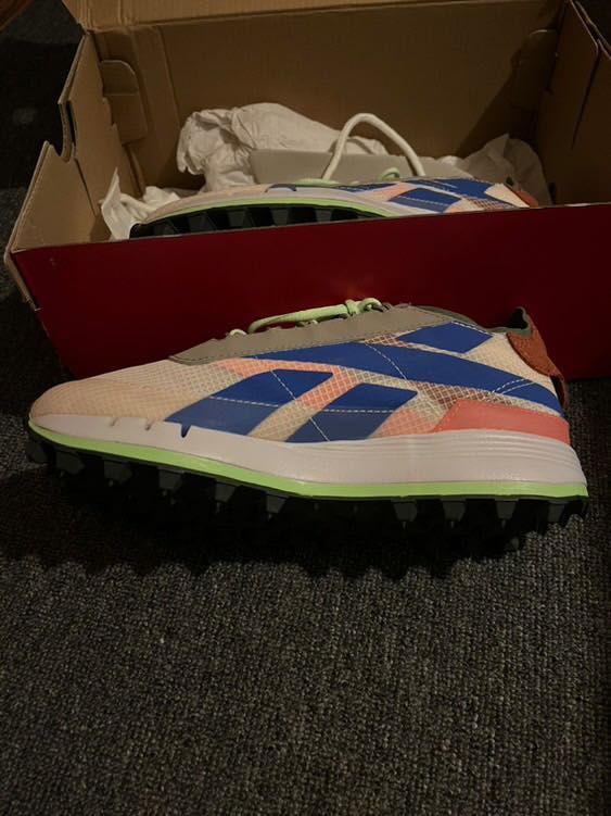 маратонки REEBOK