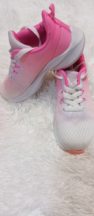 Ghete piele fetiță+ 3 perechi de adidași, impecabile