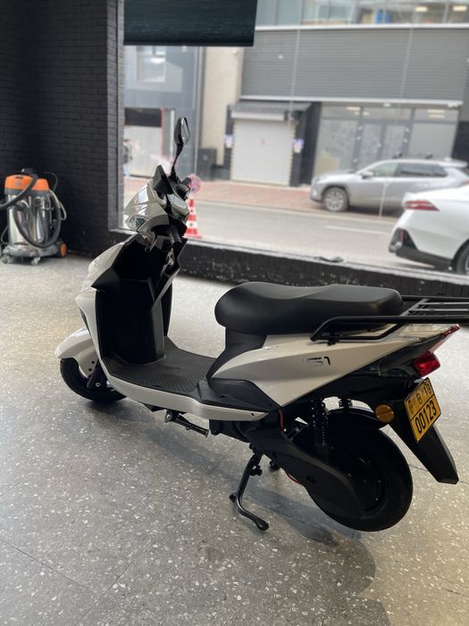 Vand scuter electric fara permis limitat 25
