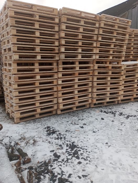 Vând paleti euro și NON euro