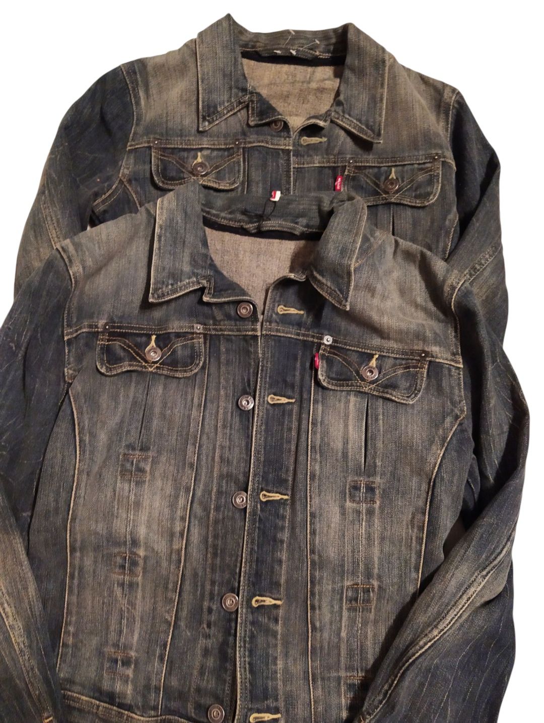 Разпродажба на нови дънкови якета Levi's