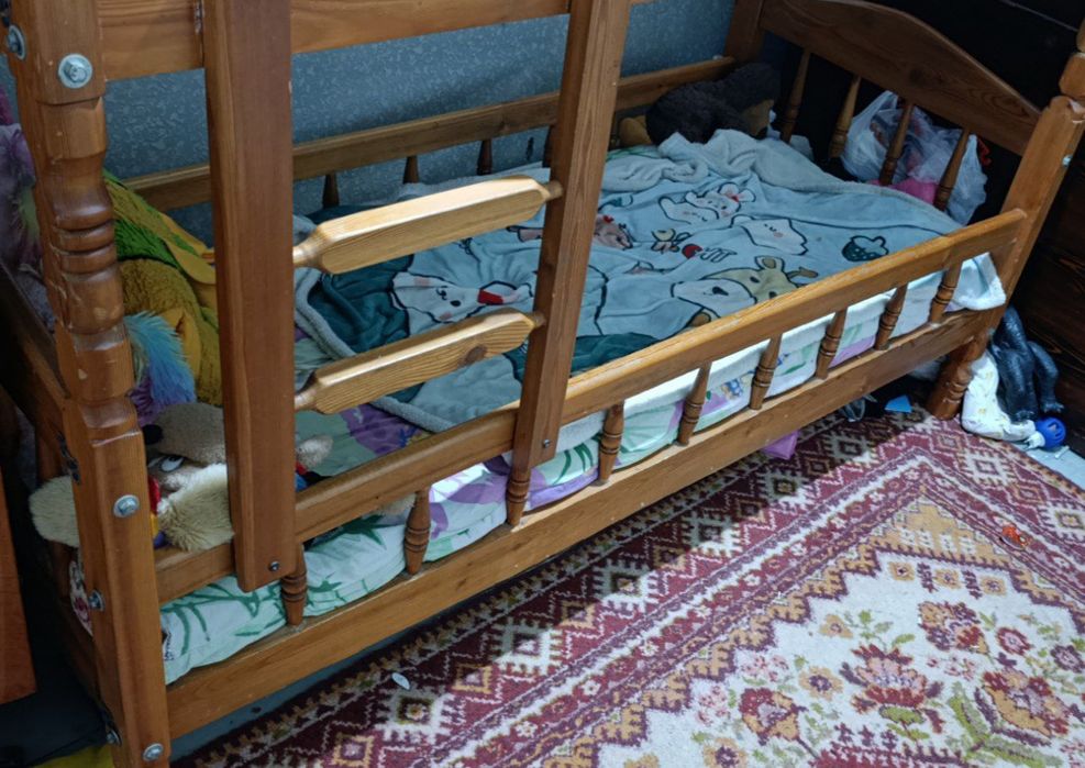 Продается детская двухъярусная кровать