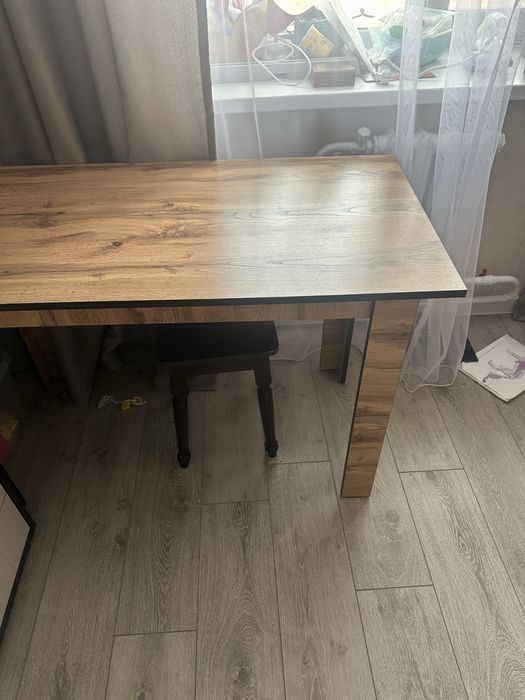 Продам кухонный стол