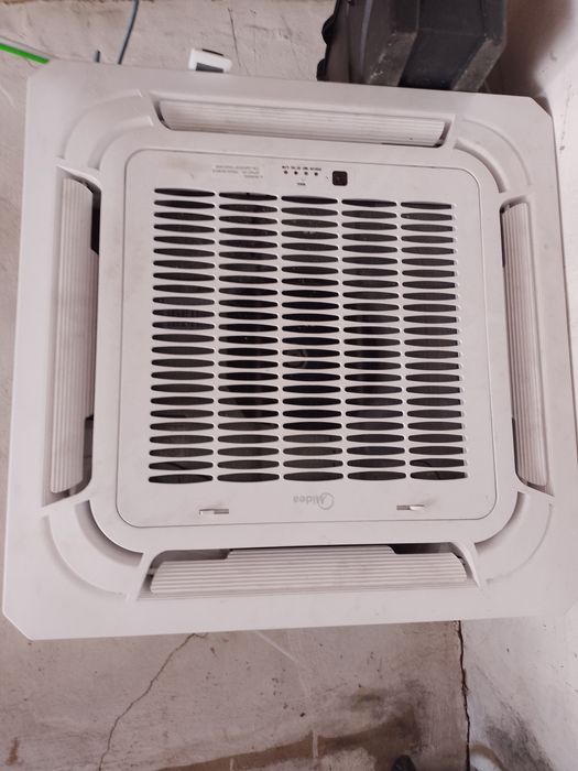 Продам кассетный кондиционер мидея 12