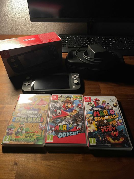 Nintendo Switch Lite + Husa + 3 Jocuri