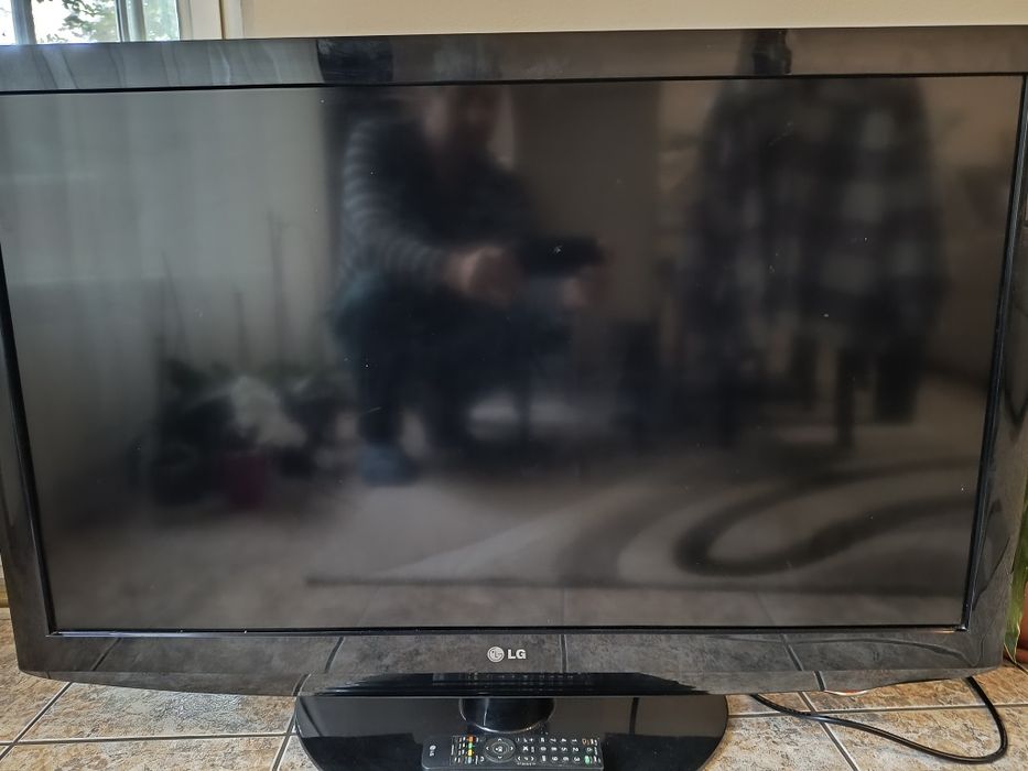 Телевизор LG 42"