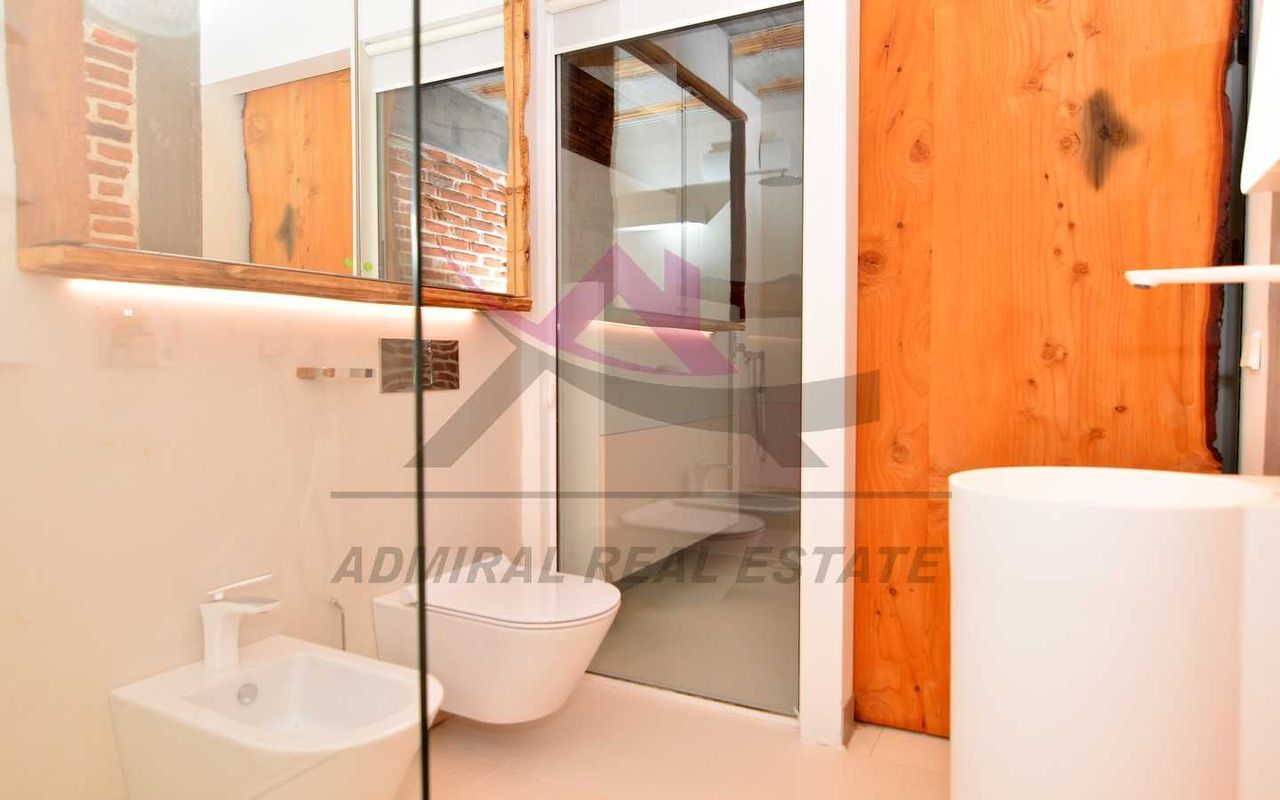 Дава се под наем Двустаен апартамент в Варна, Бриз - 157 кв.м за 1100 € - Снимка #4