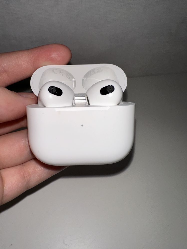 Продам airpods 3