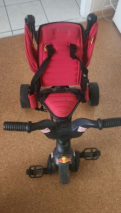 Детска триколка 3 в 1.сгъва се много копкатно за секунда,триколка