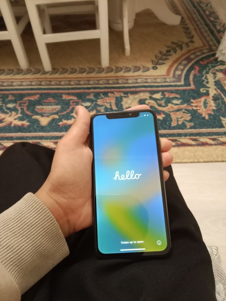 Айфон xs срочно.