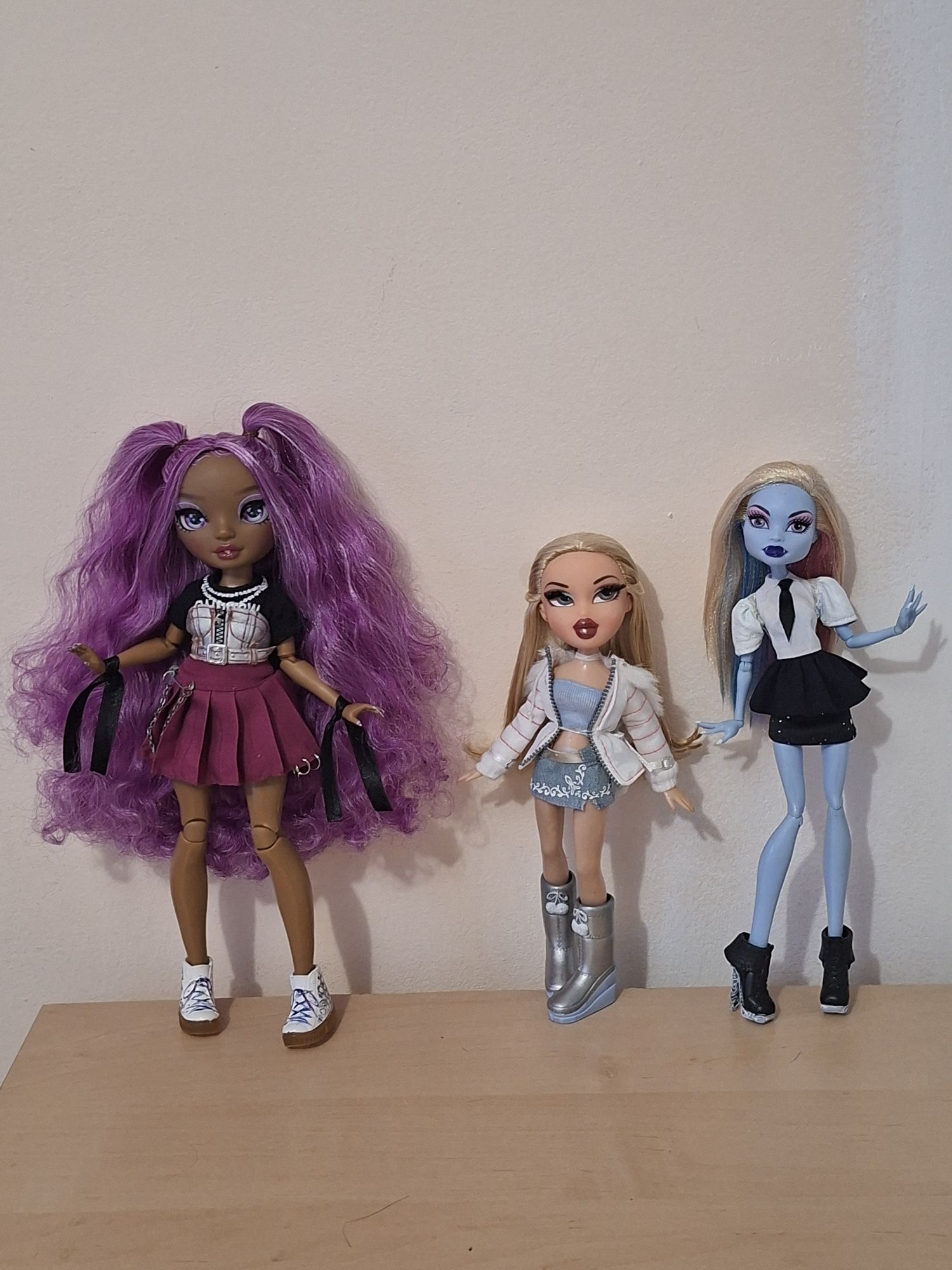 Rainbow high , Bratz , Monster High Кукли