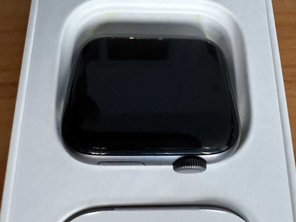 Apple watch Seria 4, Space Gray, 44mm