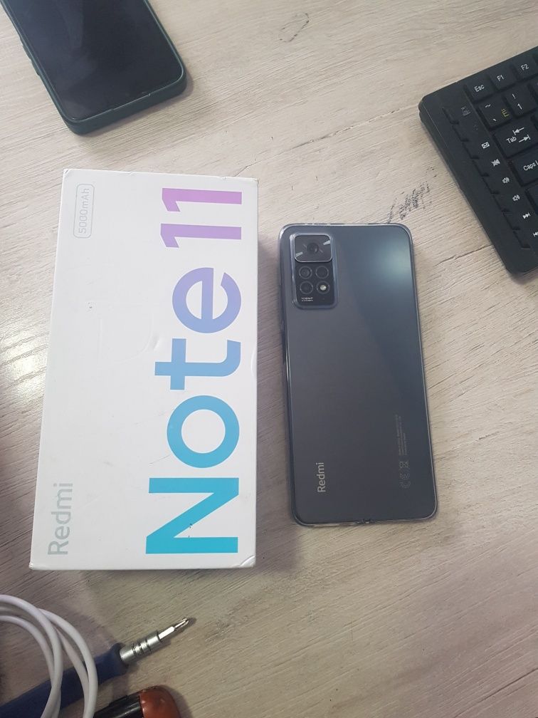 Redmi not 11  pro xotira 128/8+3 aybi yoq