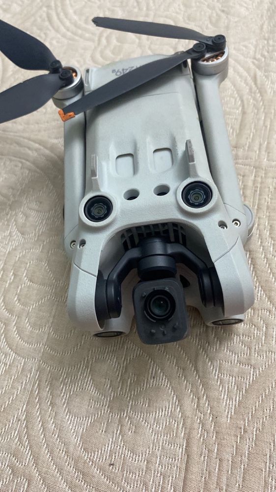 Дрон DJI Mini 3 Pro белый + DJI RC