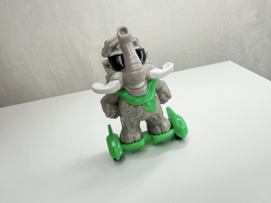 Продажа Мамонты из коллекции kinder maxi