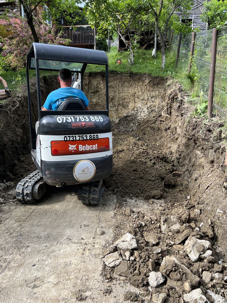 Închiriez excavator mai compactor și placă compactoare