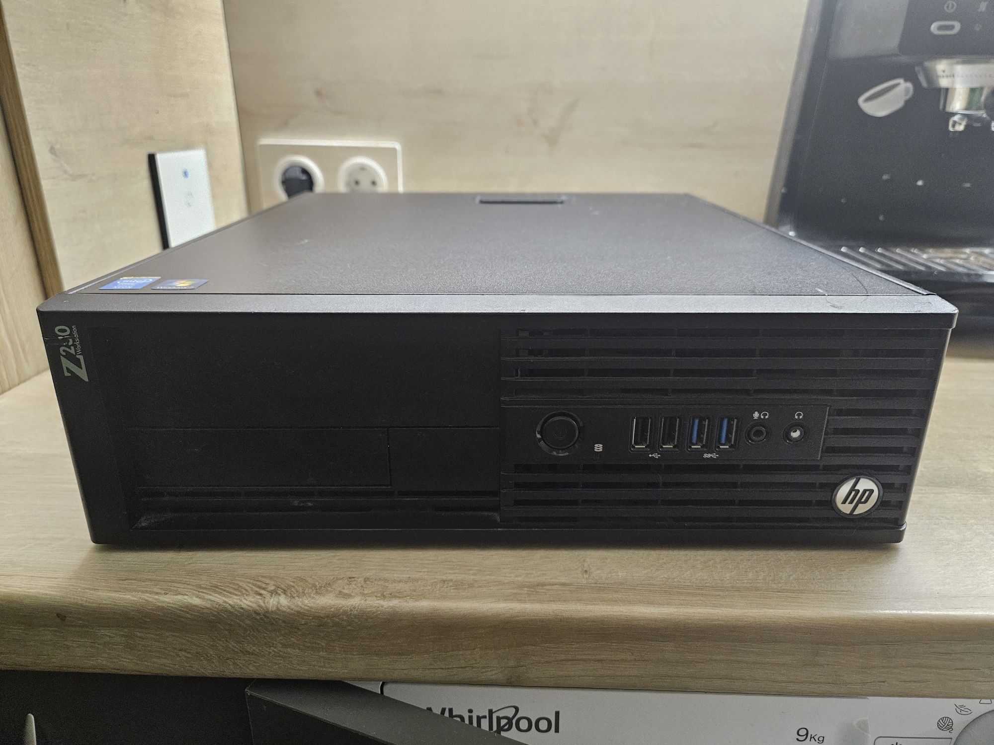 Продавам hp z230 sff