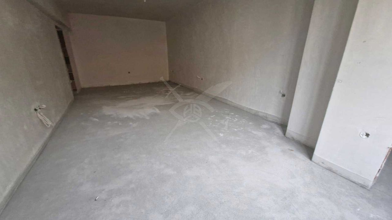Продава се Тристаен апартамент в Асеновград - 123 кв.м за 882 €/кв.м - Снимка #3