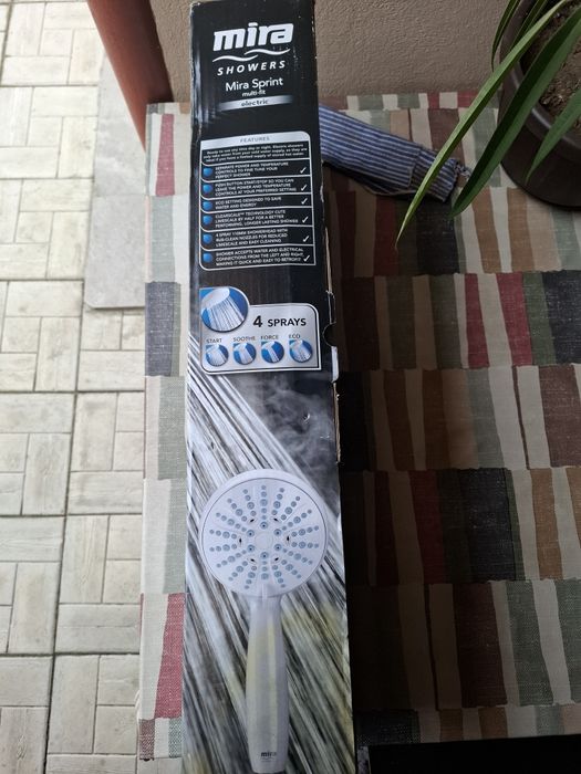 Duș electric instant.