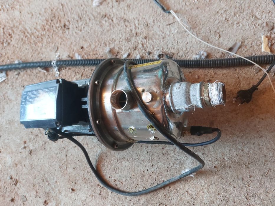 Pompa apa          .