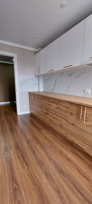 Продам отличную 2 ух комн в 20 мкр Евроремонт торг