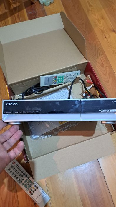 Продам тюнер Openbox X800