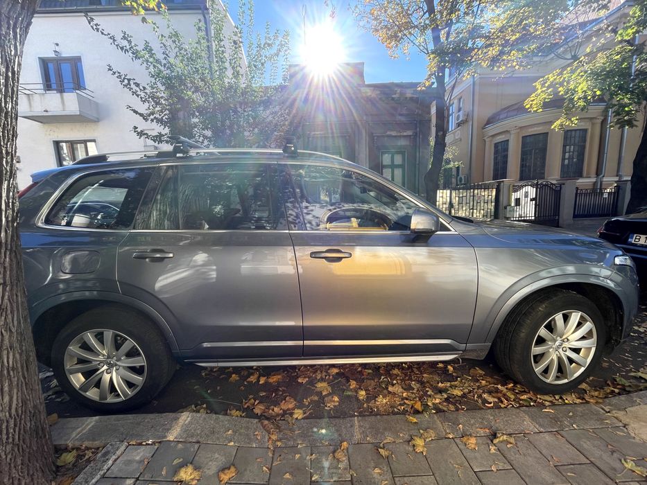 Volvo XC90 D5 AWD • 235 CP • 7 locuri