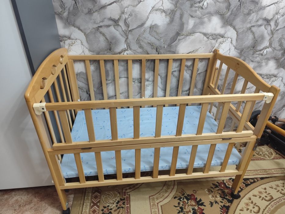 Продам детскую кроватку