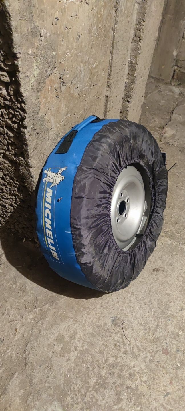 Резервна гума Pirelli с нова джанта и калъф