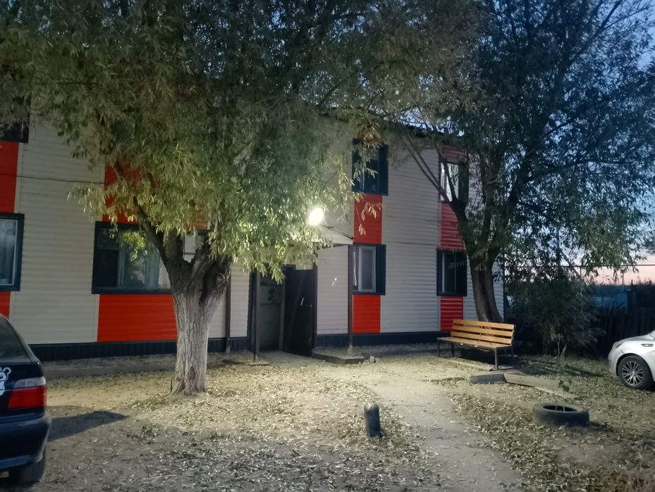 Алгадан 3 болмели патер сатылады 2 этажды Уй, 2нши этаж