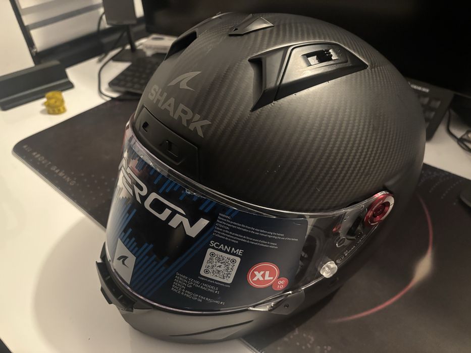 Casca Shark Aeron Carbon marime M, si XL