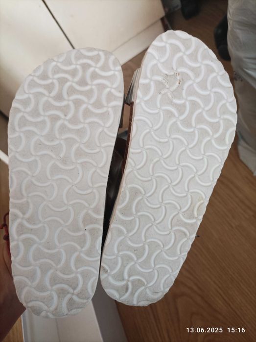 Нови Сандали 32н за момиче