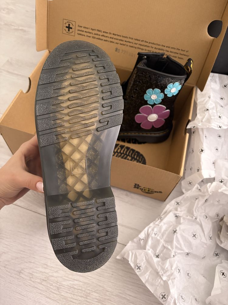 Дамски боти Dr. Martens
