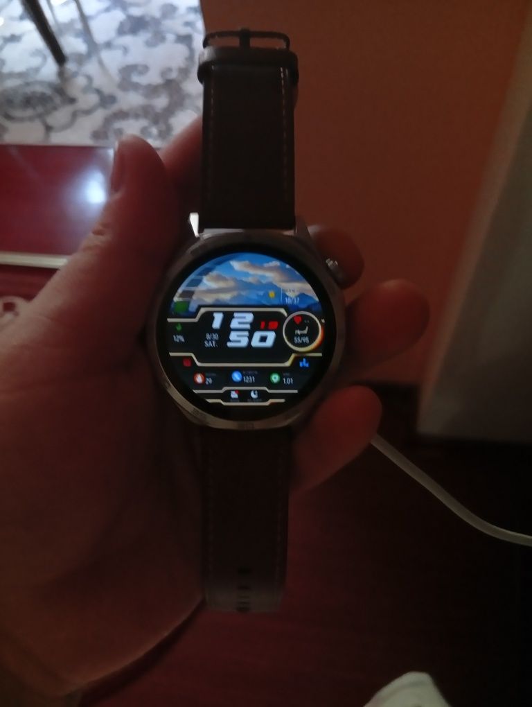 Продам срочно часы Huwai watch gt5