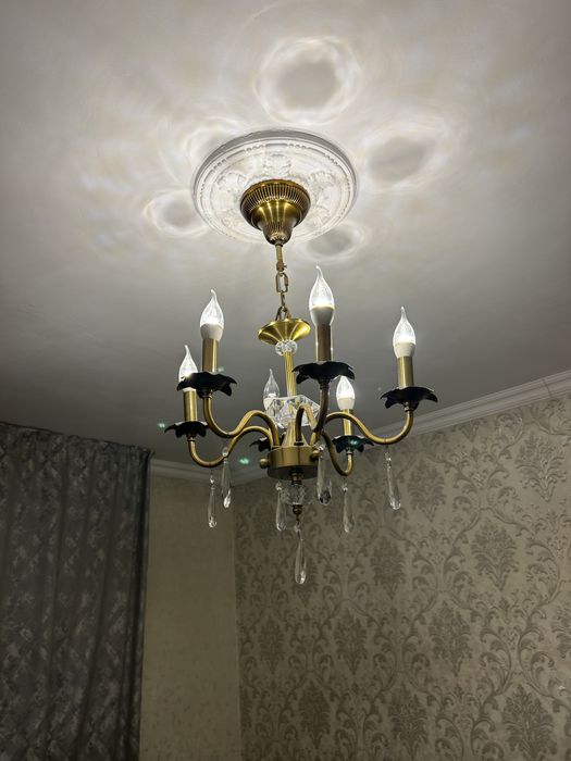 Продается люстра