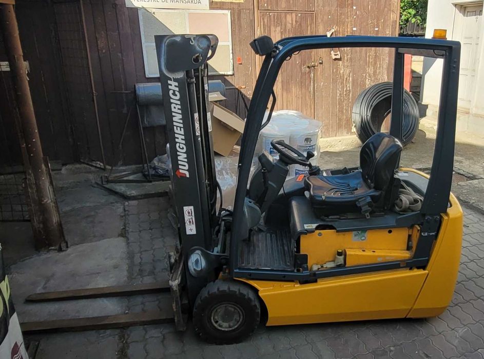 Electrostivuitor Jungheinrich 1.6tone baterie 48v schimbata recent