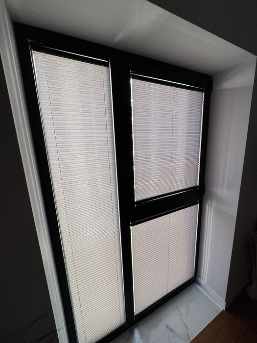 Jaluzele plisate verticale