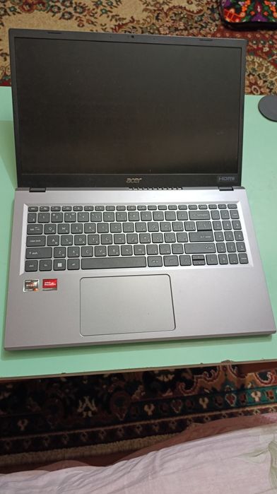 Acer AMD Ryzen 5 7520U