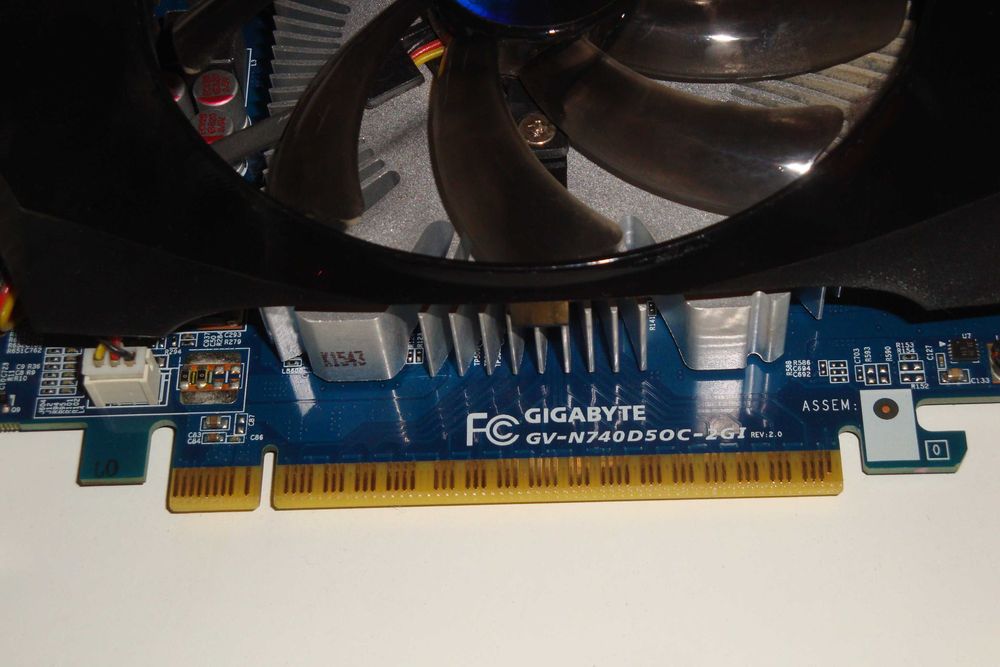placa video gigabyte nvidia gt740 2gb ddr5 128b hdmi vga dvi pcie