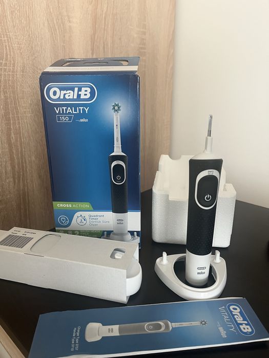 Четка за зъби Oral B