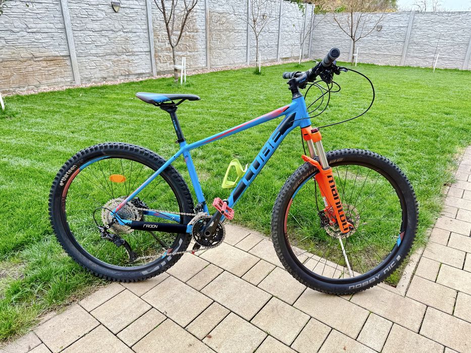 Bicicleta Cube Acid 18” M, 27,5er Manitou Aer, Deore SLX
