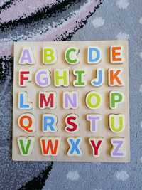 Дървен образователен пъзел с буквите