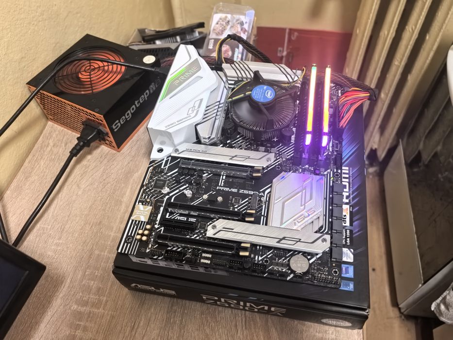 Kit gaming i7 11700k placa baza și 16gr rgb