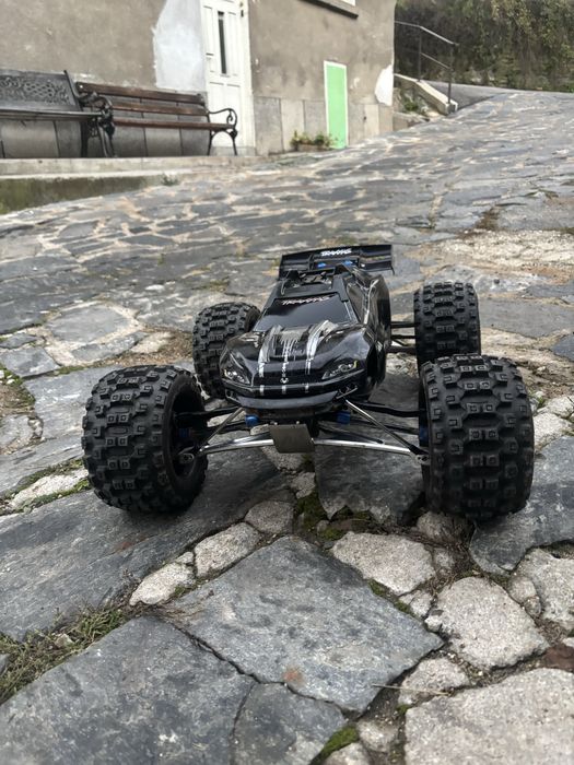 Traxxas e-revo 1.0