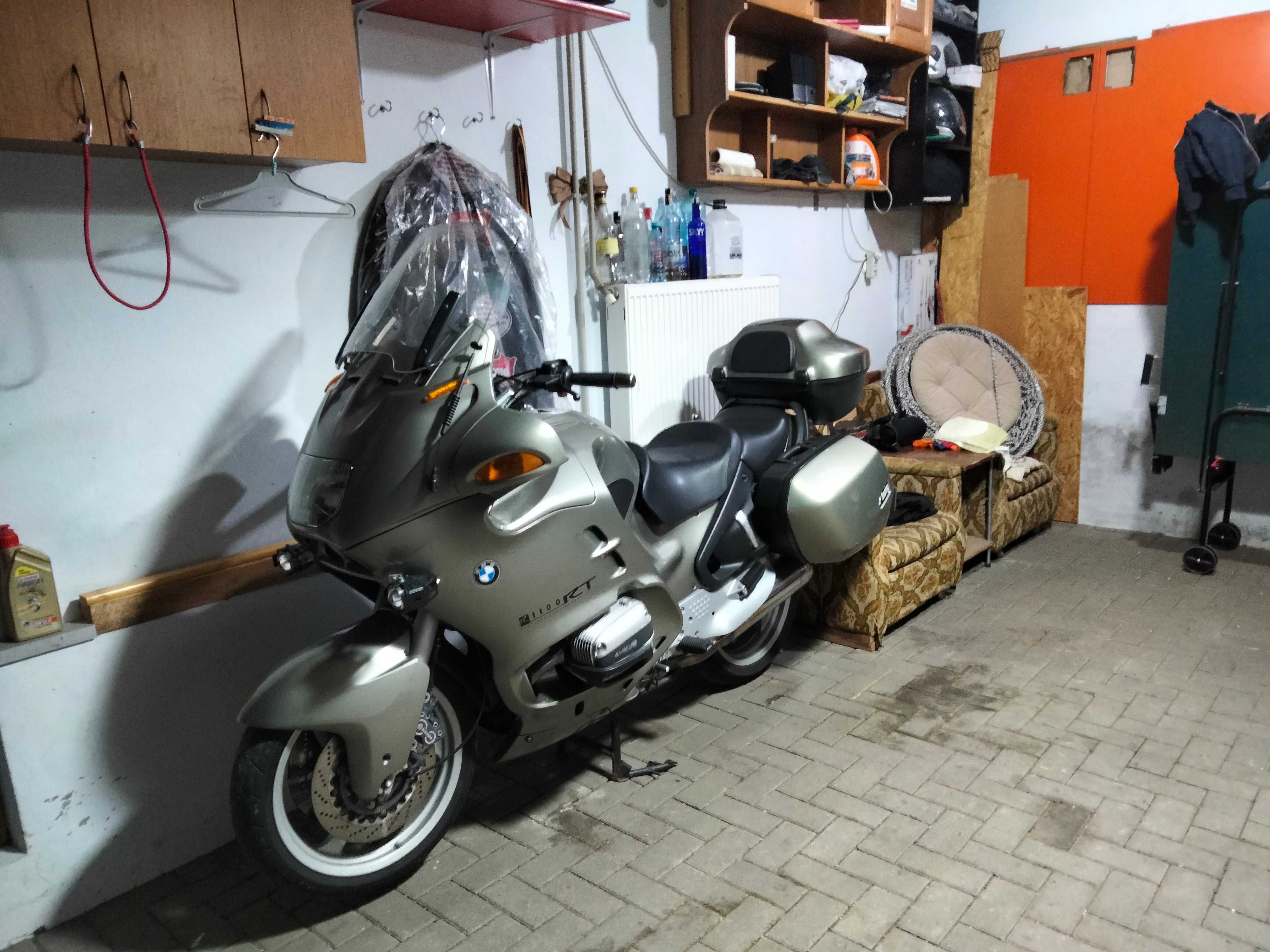Vând Bmw R 1100 RT