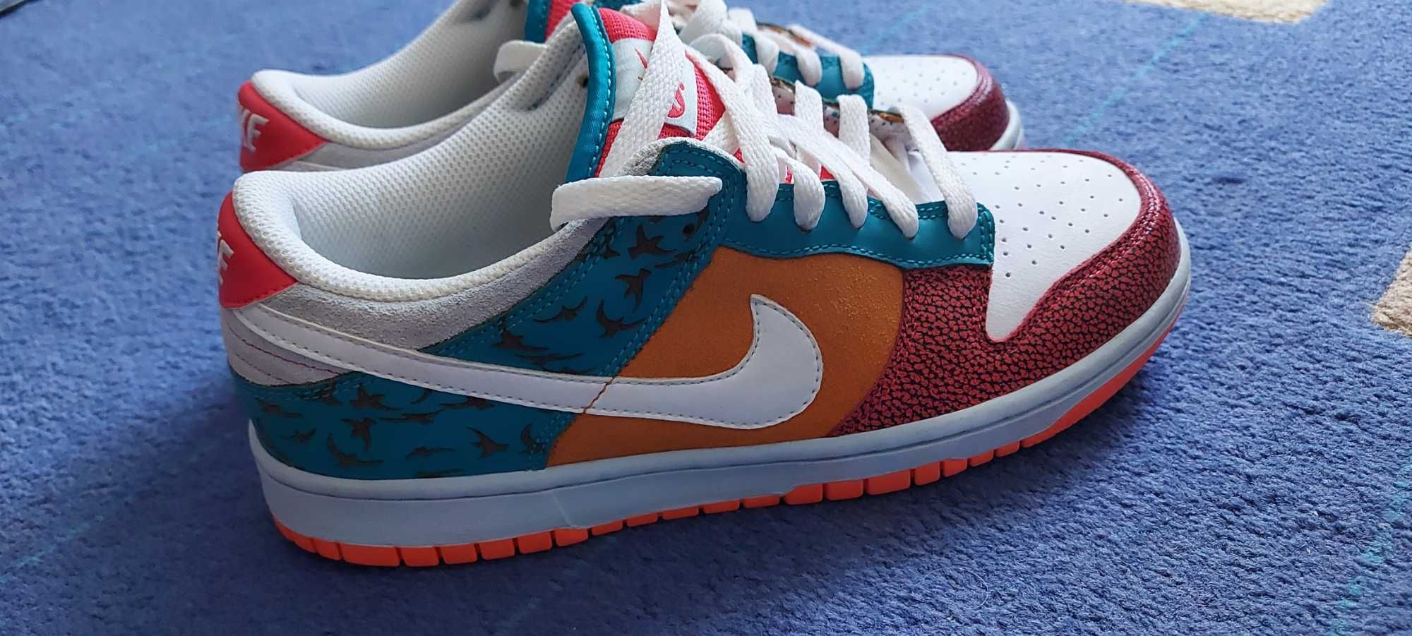 Adidasi Femei NIKE DUNK LOW, noi si originali