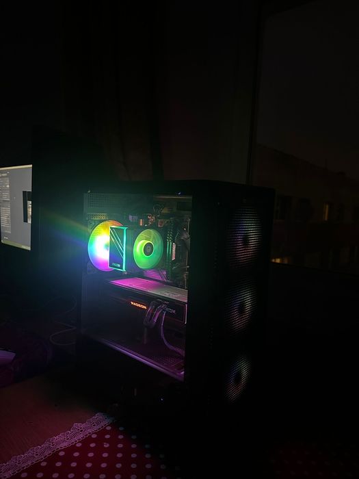 Pc gaming
-Ryzen 5 5600x;
-Rx 6700xt 12gb